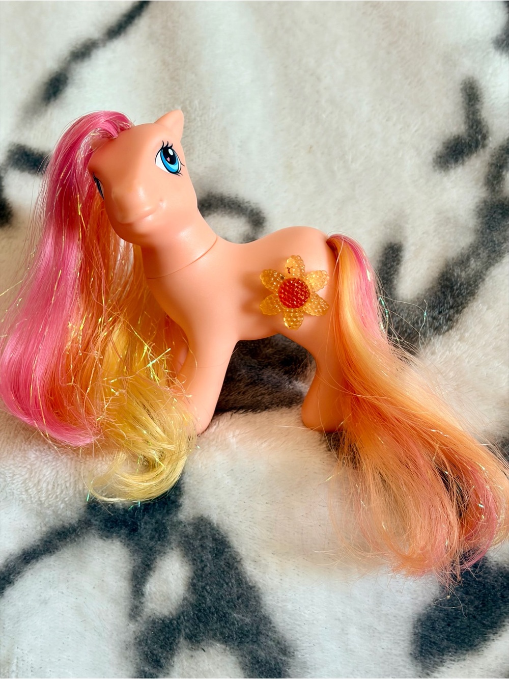 2006 MLP G3 “Sunny Sparkles” Pony- part of the “Crystal Design/ Princess” Series
